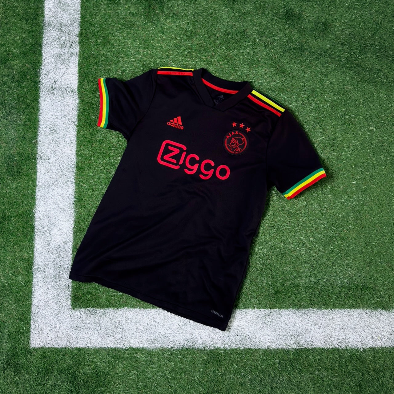 Ajax 21-22 Home Kit (Size M)