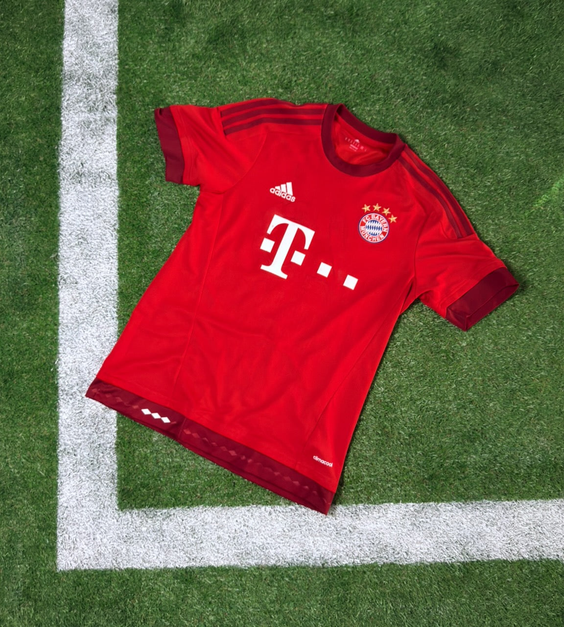 Bayern Munchen Muller 15-16 Home Kit (Size M)