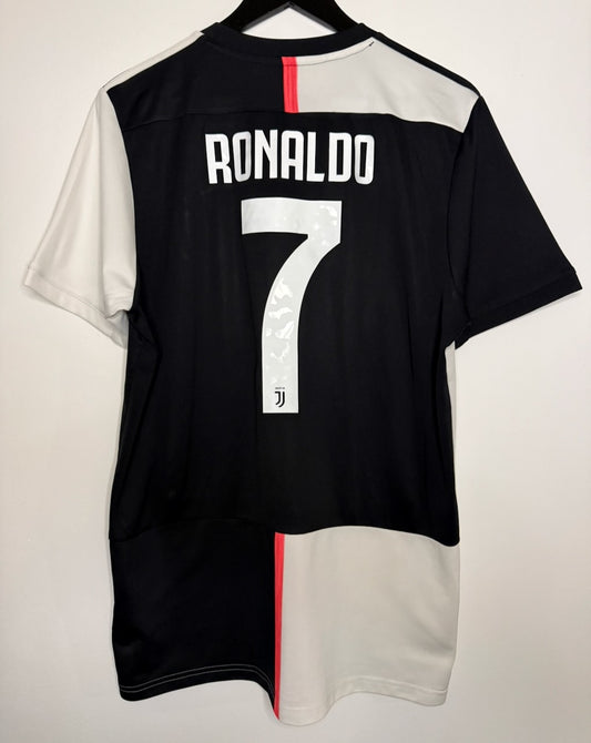 Juventus Ronaldo 19-20 Home Kit (Size L)