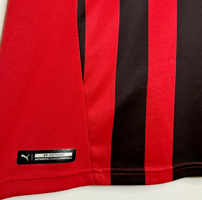 AC Milan Ibrahimovic 21-22 Home Kit (Size M)